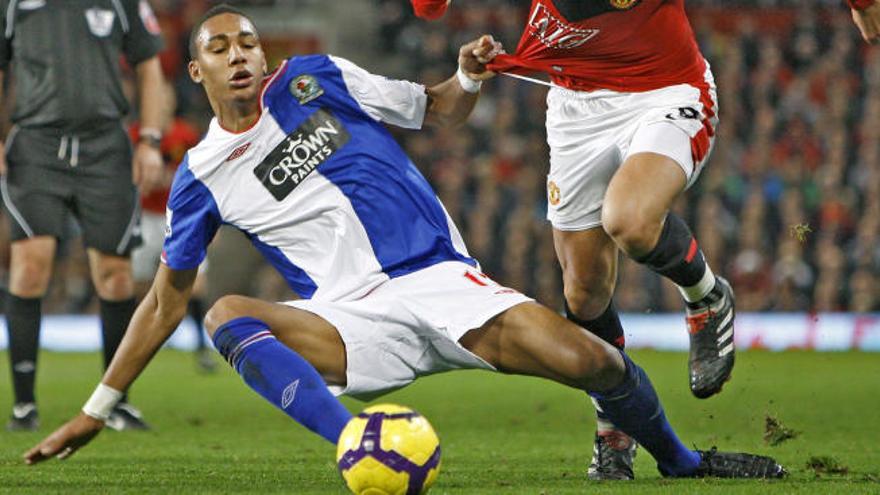 Una imagen de N&#039;Zonzi jugando con el Blackburn.