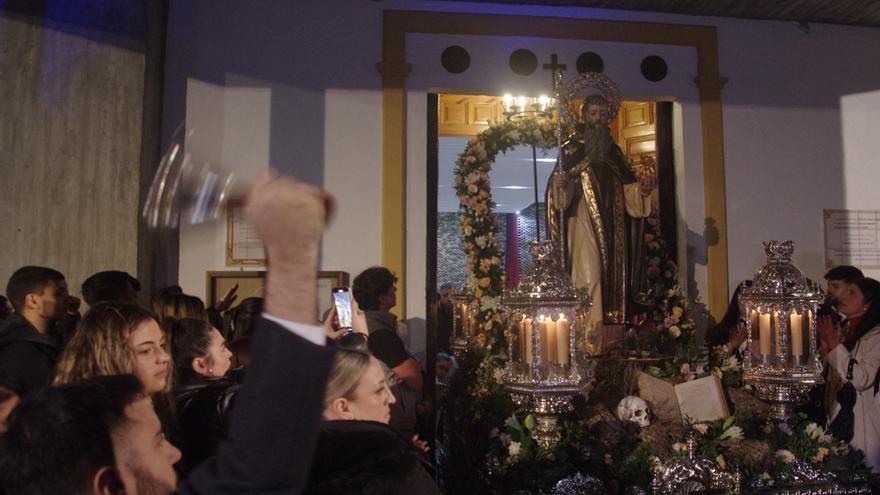 La lluvia frustra la salida de San Antón por las calles de Churriana