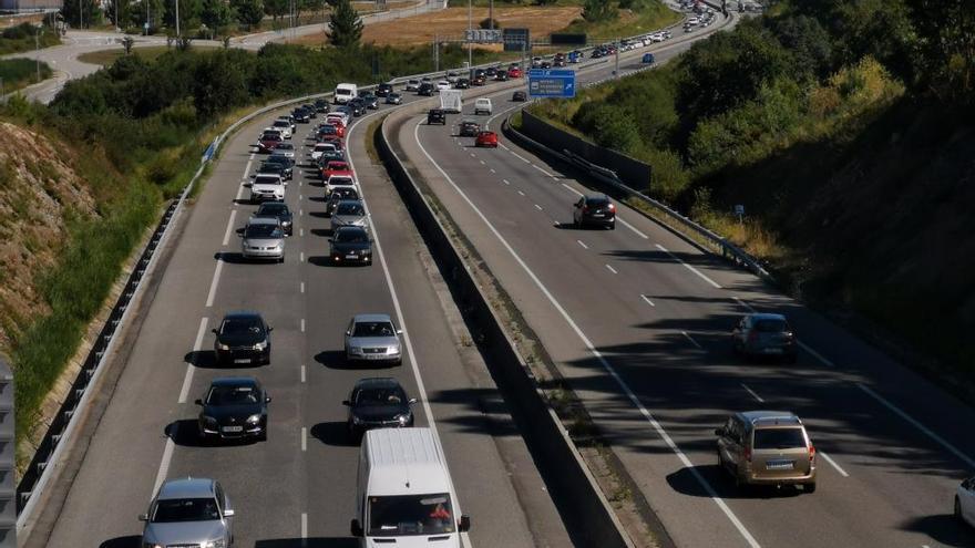 Atascos en la Autovía do Salnés, el mes pasado.