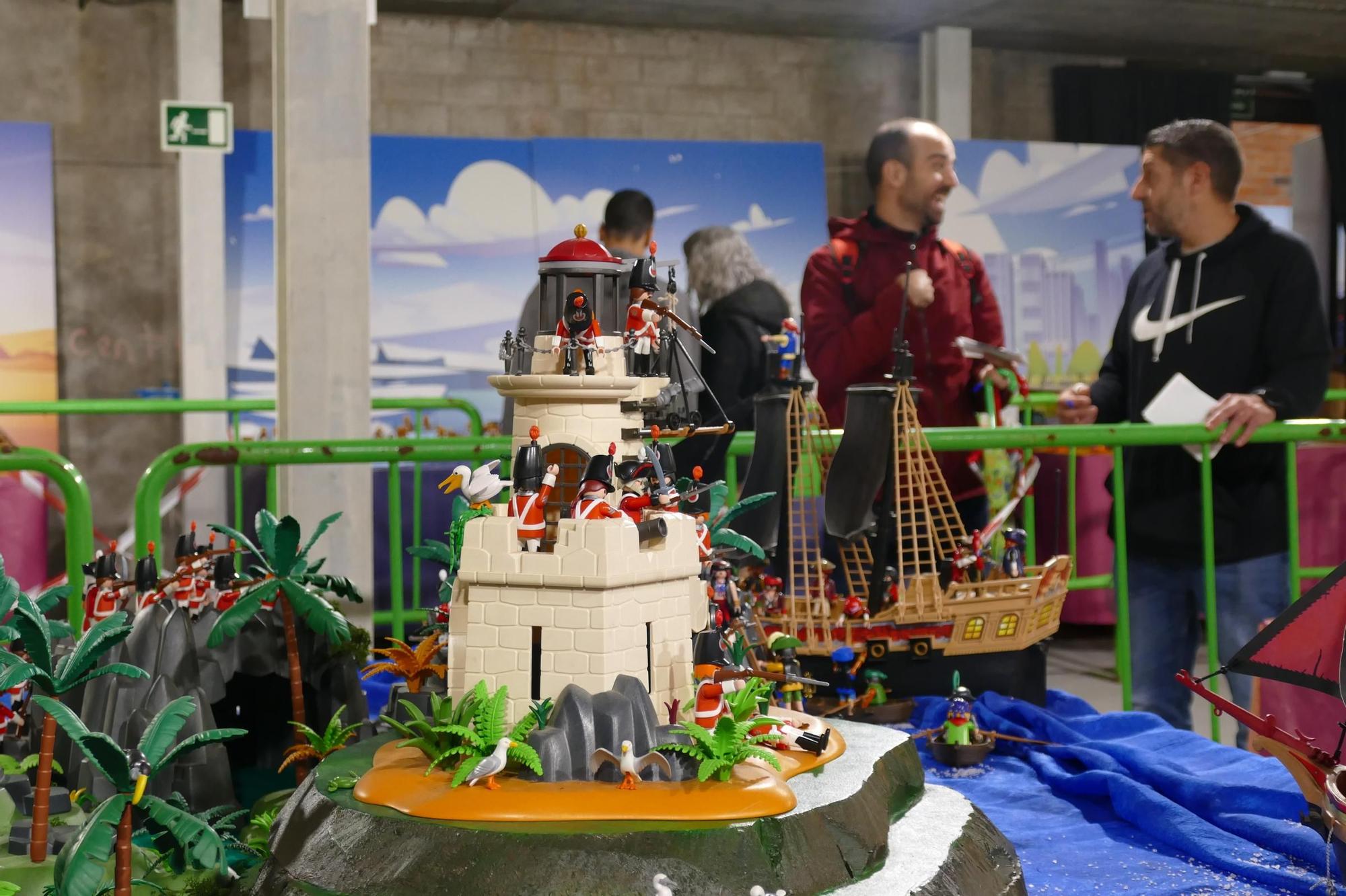 Centenars de clicks de Playmobil ocupen el Casino Menestral Figuerenc