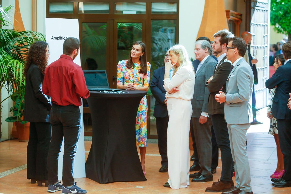 Letizia apuesta por las flores en el Premio Artes y Letras 2023