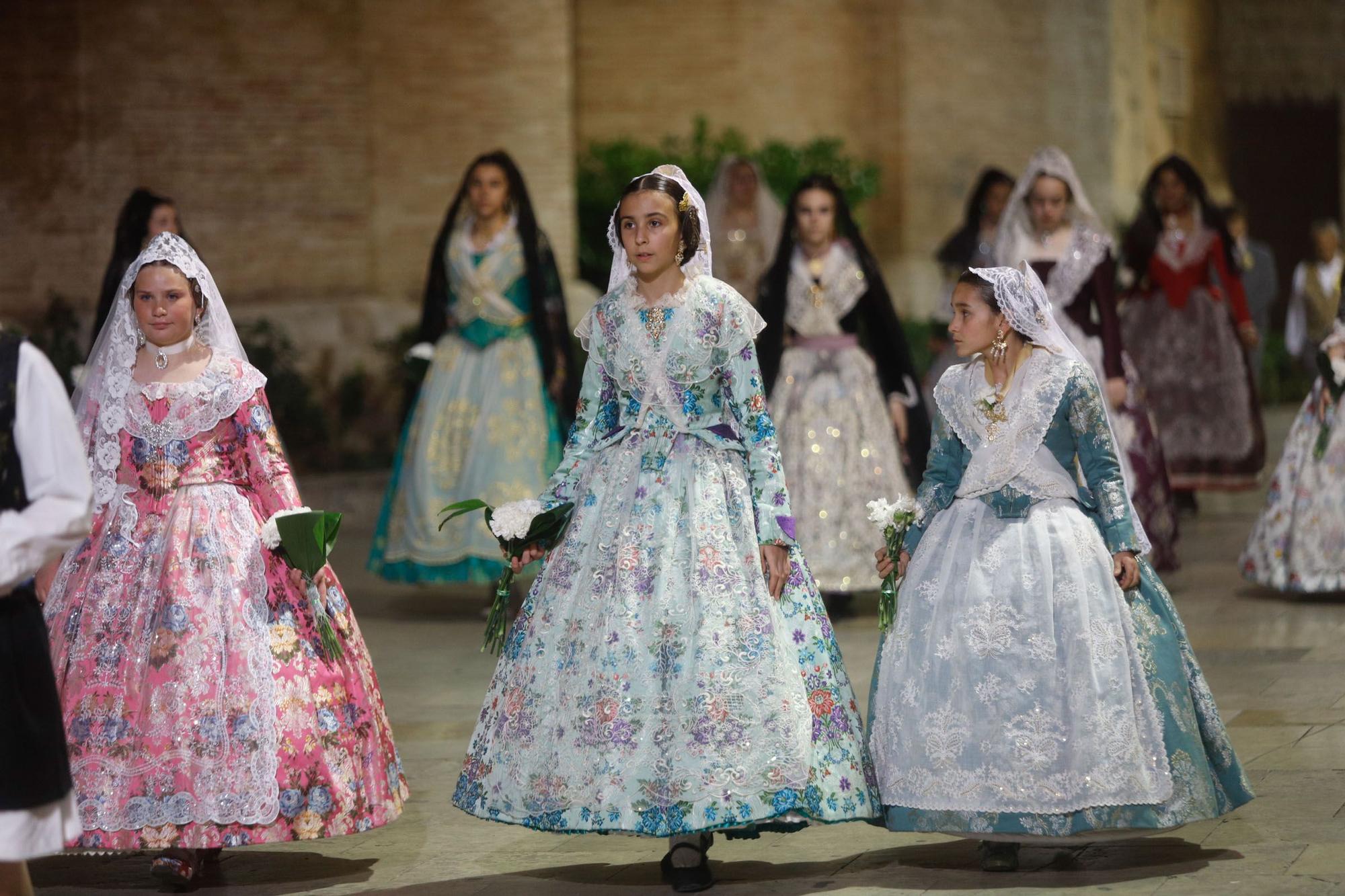 Búscate en el segundo día de la Ofrenda en la calle San Vicente entre las 22 y las 23 horas