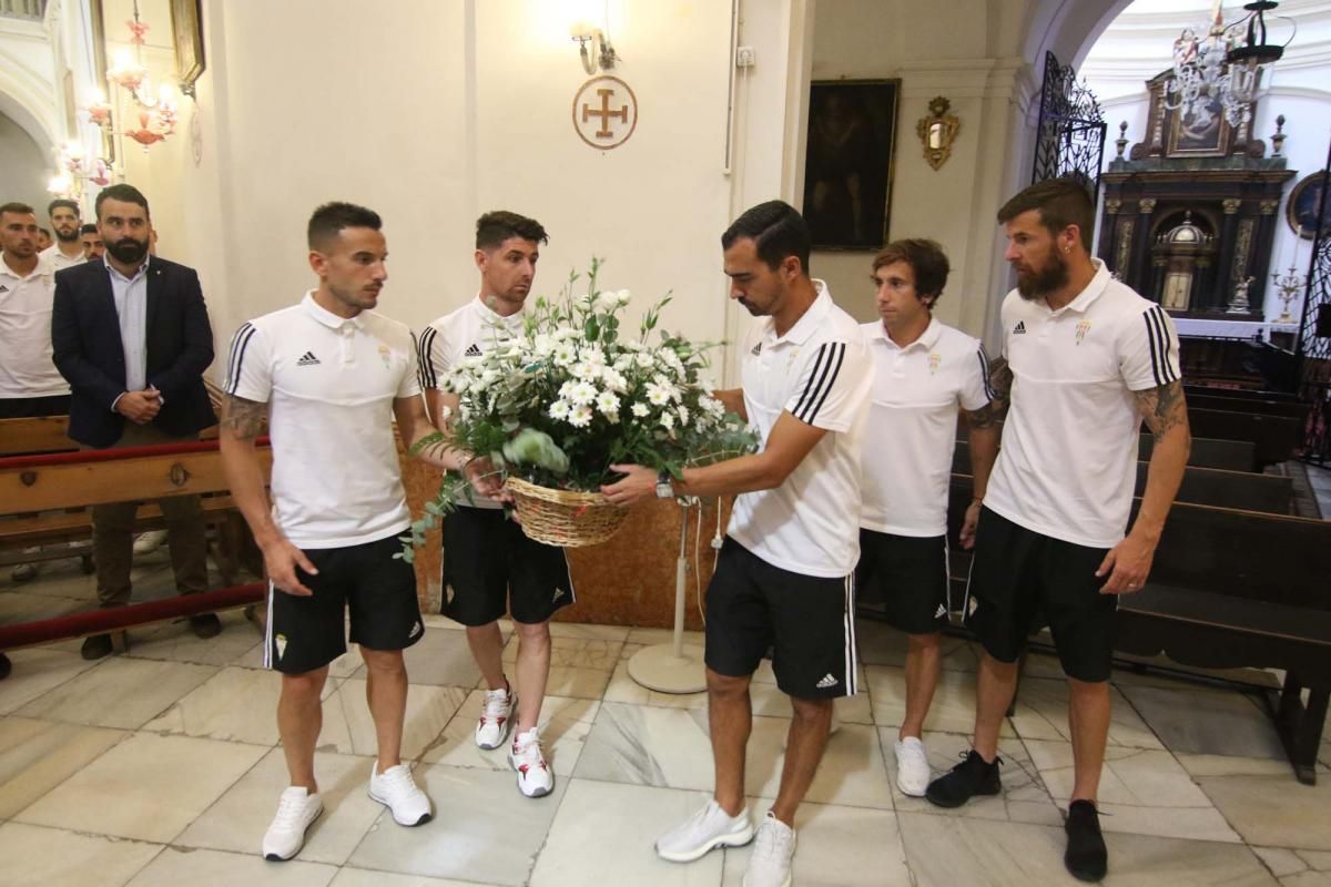 Ofrenda floral del Córdoba CF a San Rafael