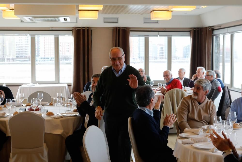 Homenaje a los socios que cumplen 50 años en el Sporting