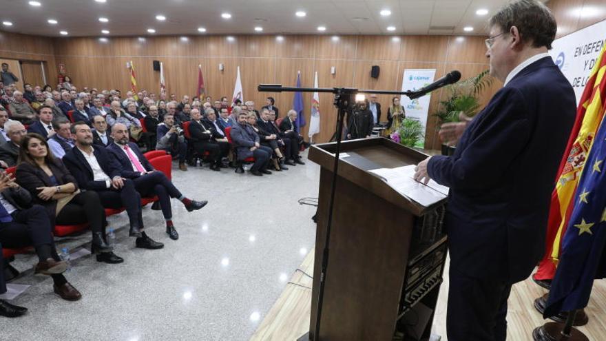 Un instante del acto celebrado esta mañana en la sede de Riegos de Levante