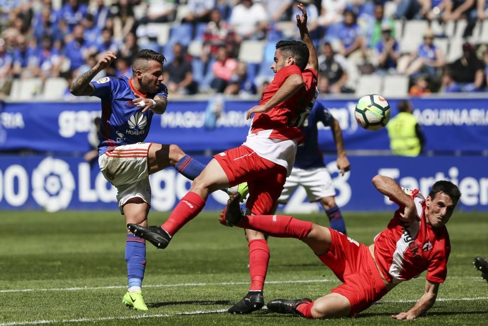 El partido entre el Real Oviedo y el Sevilla Atlético, en imágenes