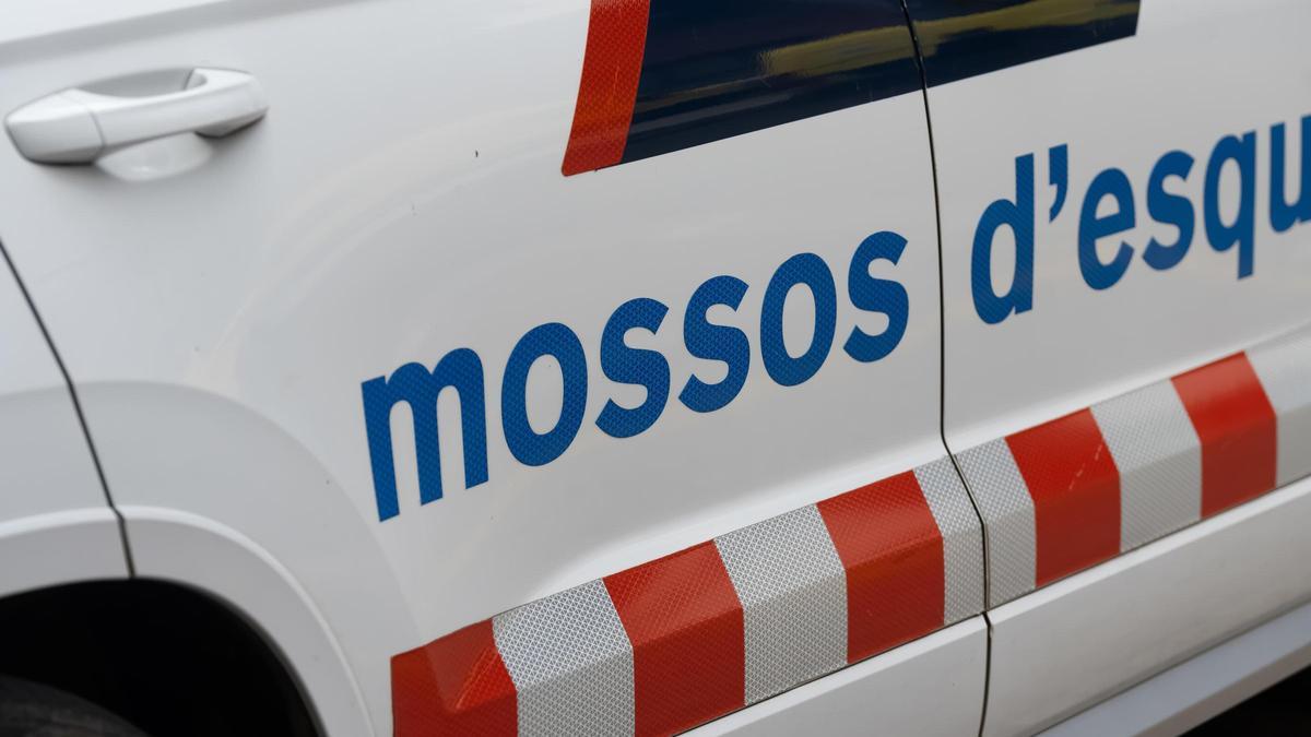 Un vehículo de los Mossos d'Esquadra