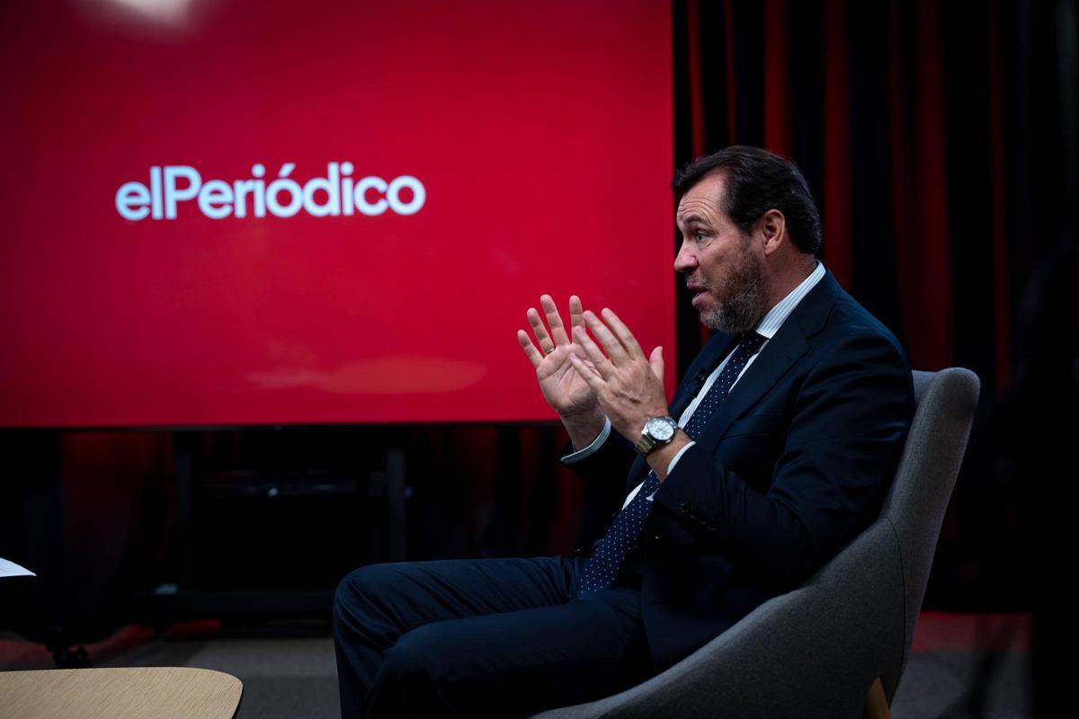Bakan Óscar Puente, geçtiğimiz perşembe günü EL PERIÓDICO'daki röportajda açıklamalarda bulunuyor.
