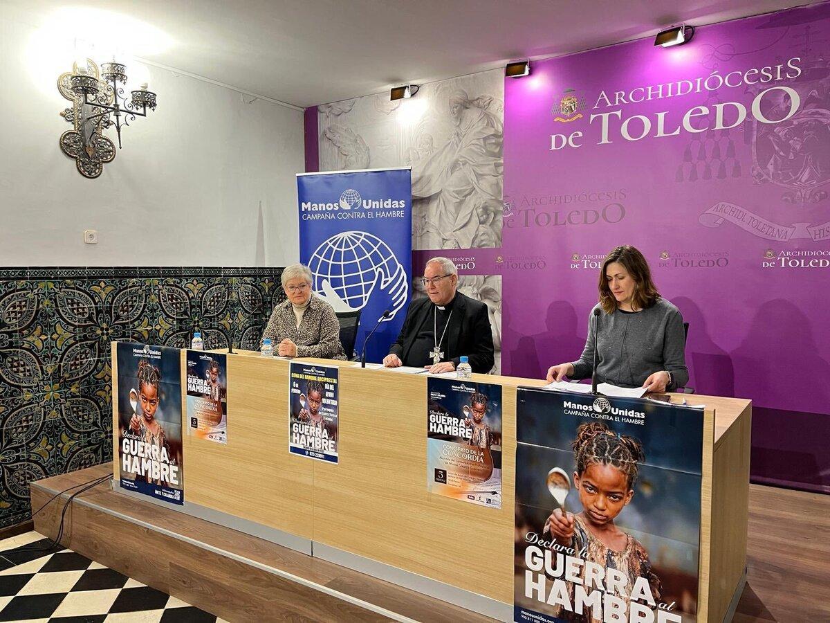 La delegación de Manos Unidas de Toledo presentó el pasado lunes junto al Sr. Arzobispo, la Campaña contra el hambre 2026 en el Salón de Concilios del Arzobispado