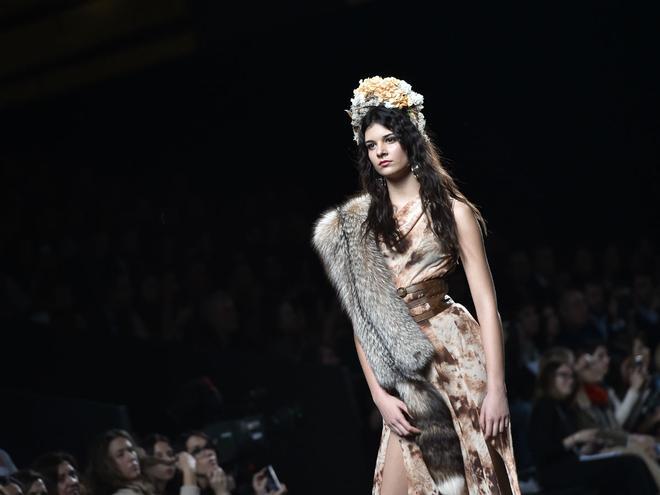 Francis Montesinos otoño-invierno 2017: la fauna en estolas de piel