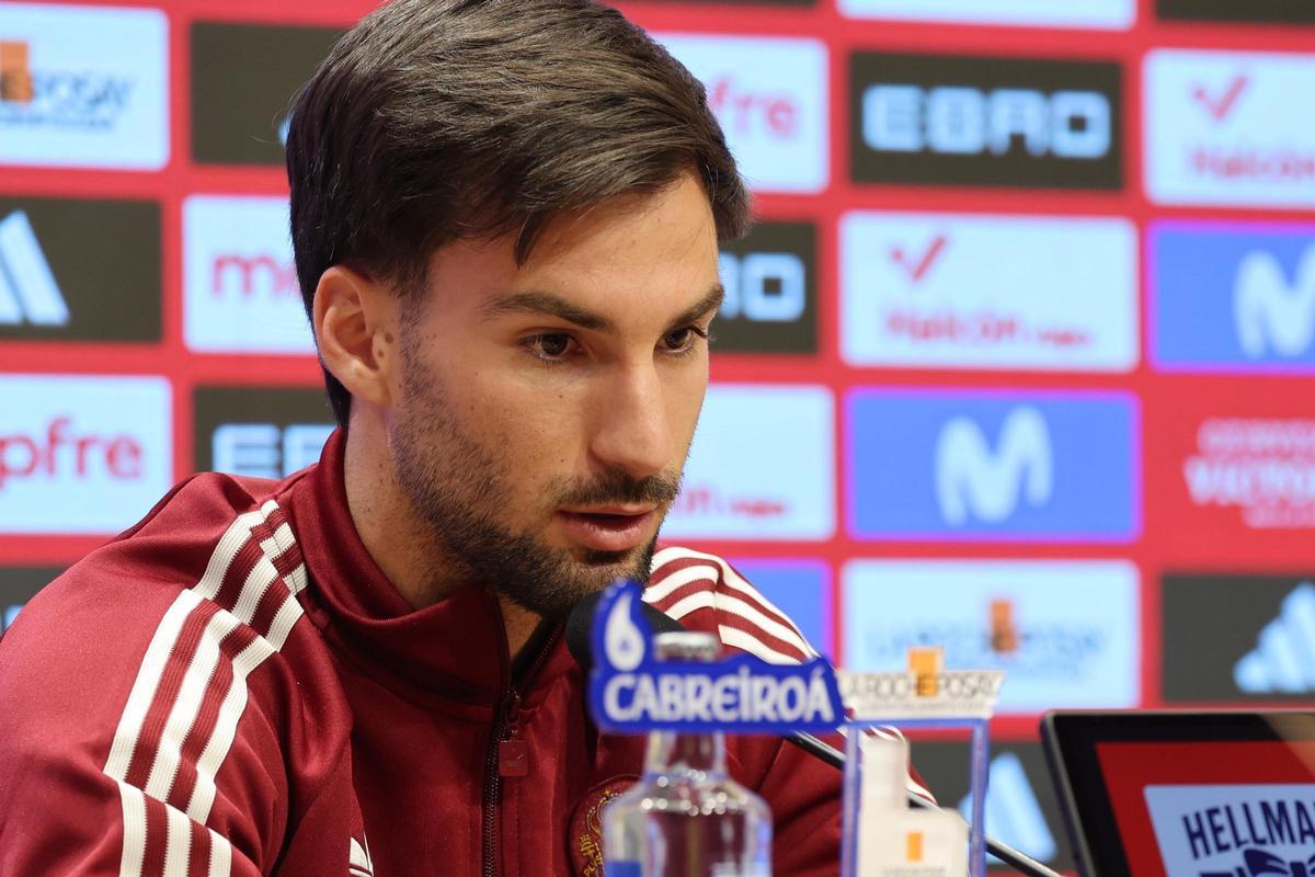 Álex Baena, exjugador del Villarreal, regresa al Estadio de la Cerámica por primera vez con la selección española.