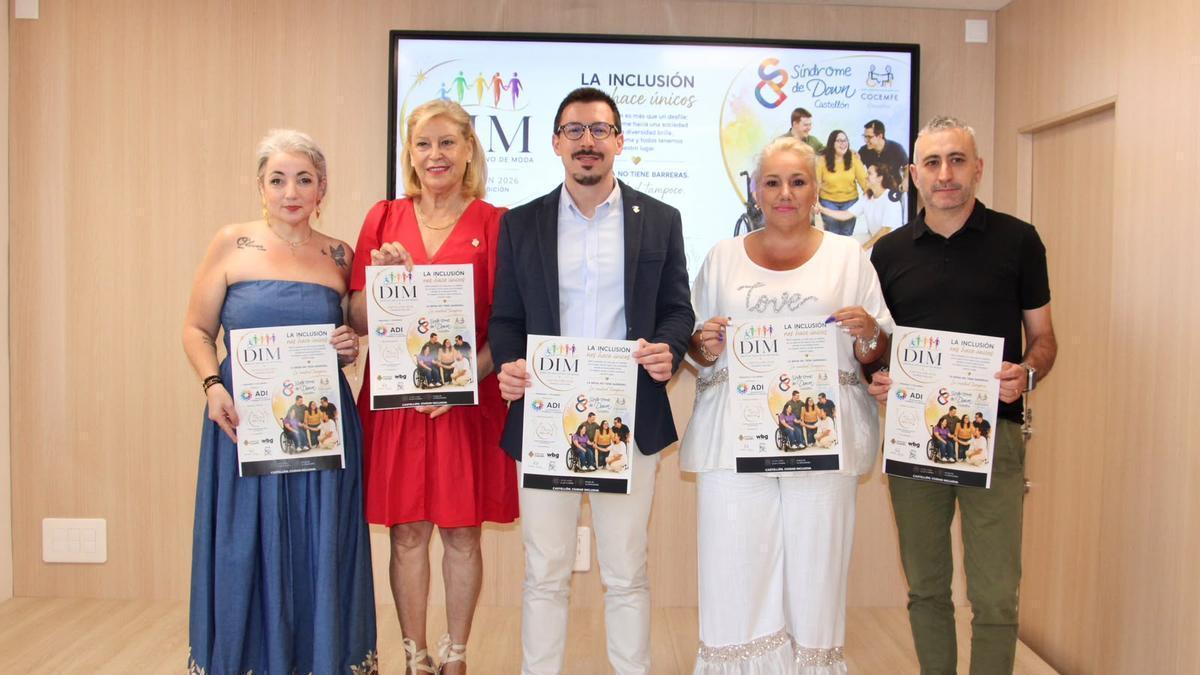 Presentación del desfile de moda inclusivo.