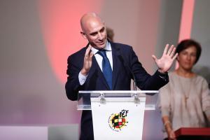 Condena unánime del Parlamento Europeo al beso de Luis Rubiales a Jenni Hermoso