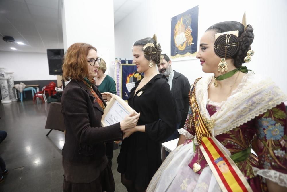 Premis Botafoc de la falla Cronista Vicent Beguer Esteve de Torrent en los que ha sido galardonada la edición de l'Horta de Levante EMV.