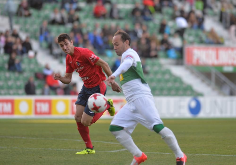 El Elche gana al Olot pidiendo la hora (2-1)