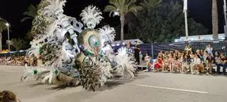 Vinaròs deslumbra a los turistas con su mágico Summer Carnaval