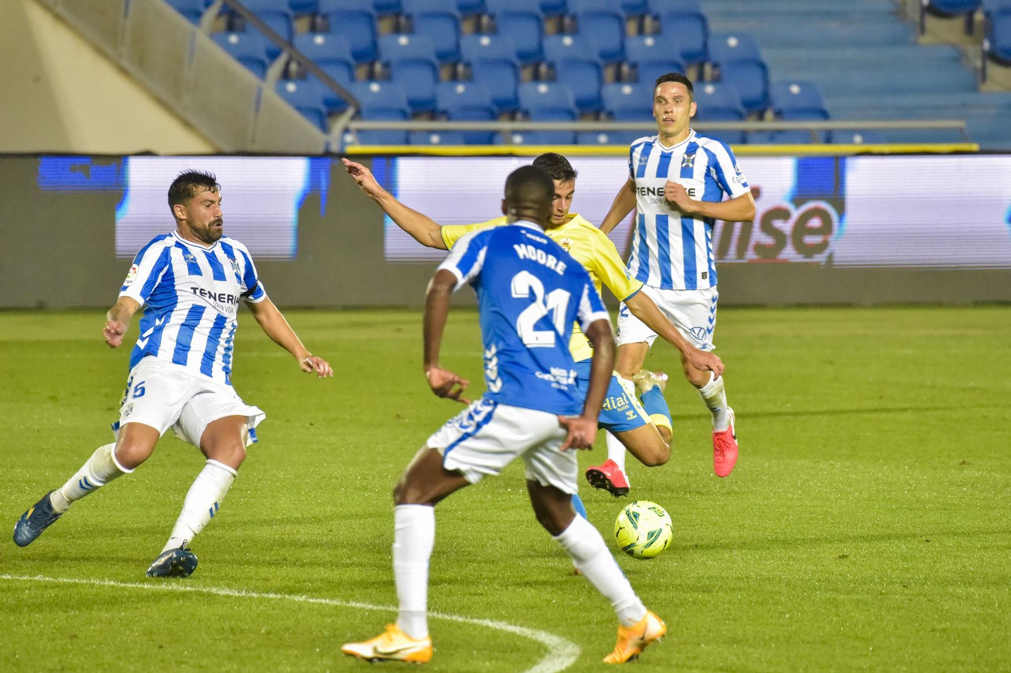 El partido del derbi UD Las Palmas - CD Tenerife, en imágenes