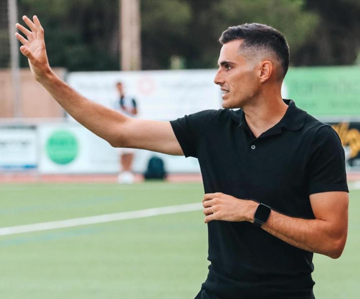 David Gurillo dirigint un partit recent.