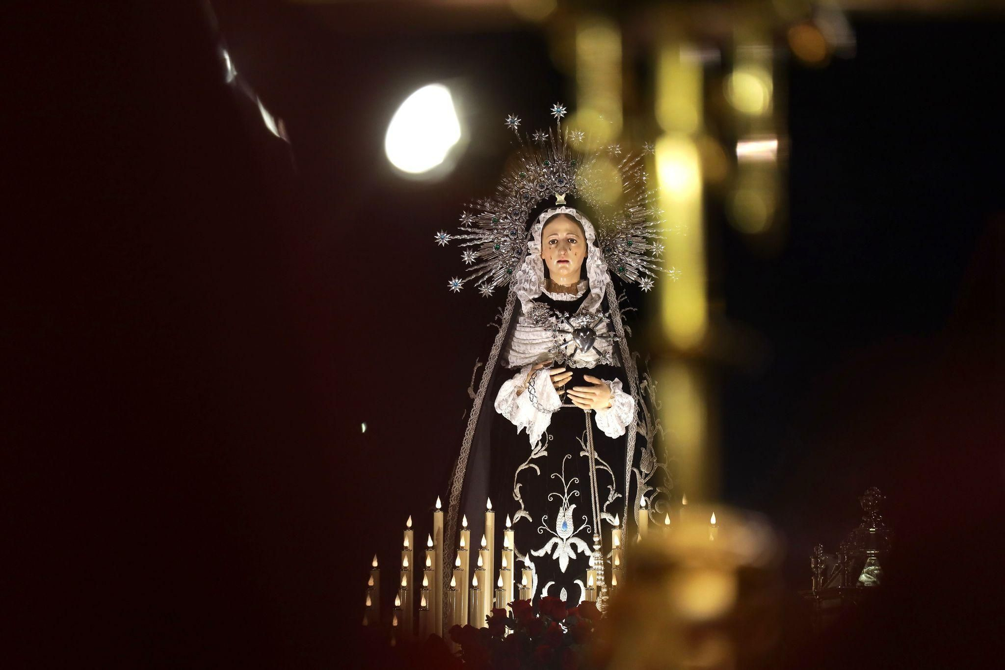 En imágenes | Zaragoza se conmueve con el 'Encuentro' de Jesús del Calvario y la Virgen de los Dolores