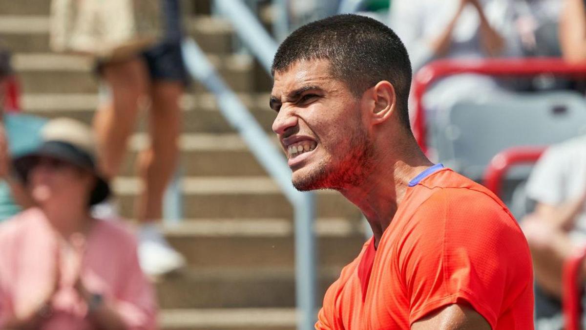 Carlos Alcaraz durante un partido en Montreal