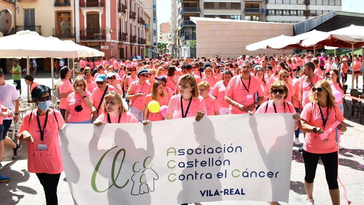 Unas 1.500 personas participaron en junio del 2022 en la primera marcha organizada por la Asociación Castellón Contra el Cáncer en Vila-real .