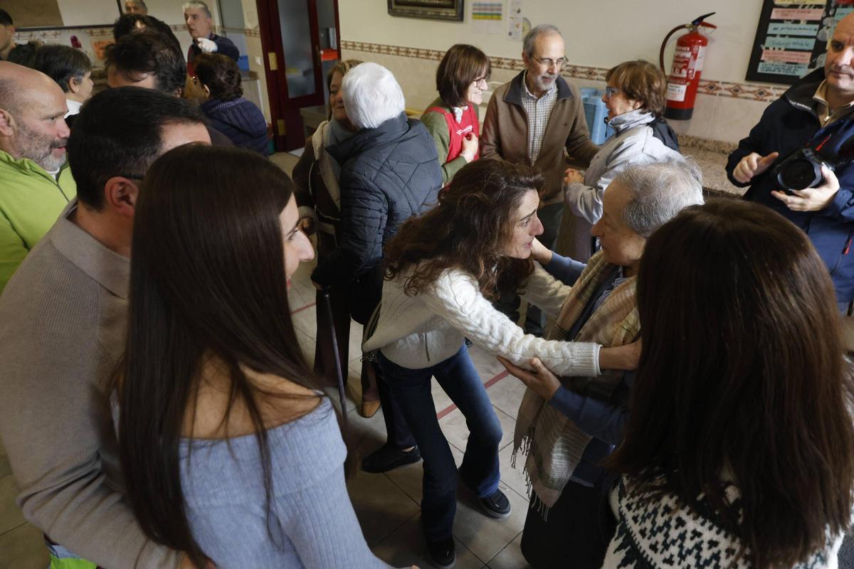El acto de despedida del Albergue Covadonga de Gijón a las Hermanas Terciarias Capuchinas, en imágenes