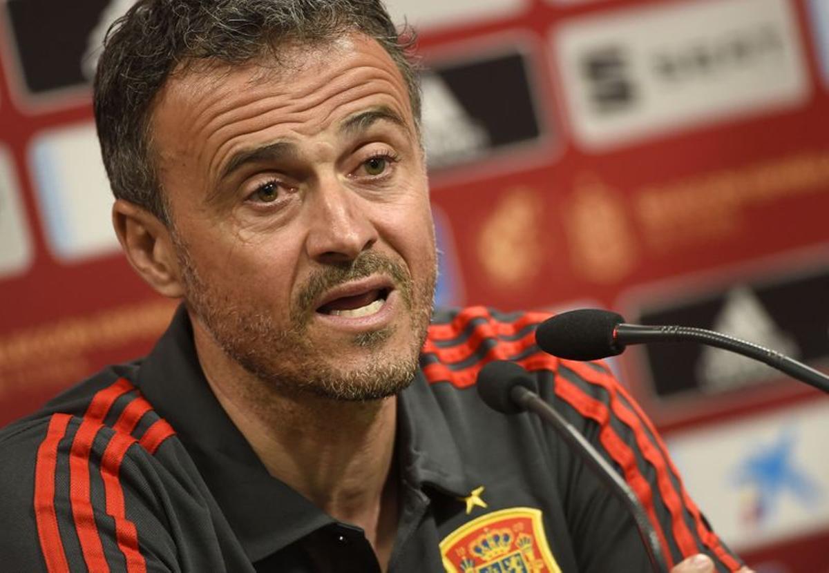 Luis Enrique dona descans a Busquets i convoca cinc blaugranes per al primer amistós d’Espanya en 18 anys a Catalunya