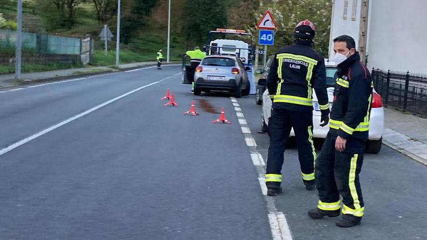 Vehículo siniestrado esta mañana en Lalín de Arriba