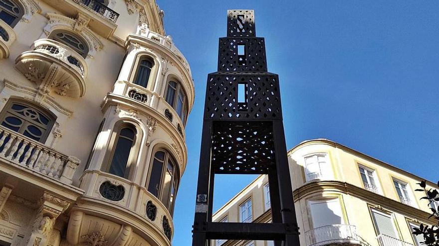 En la foto, la parte superior de la obra 'Jaula para pájaros', en la plaza de Félix Sáenz, obra del reconocido escultor barcelonés Jaume Plensa.