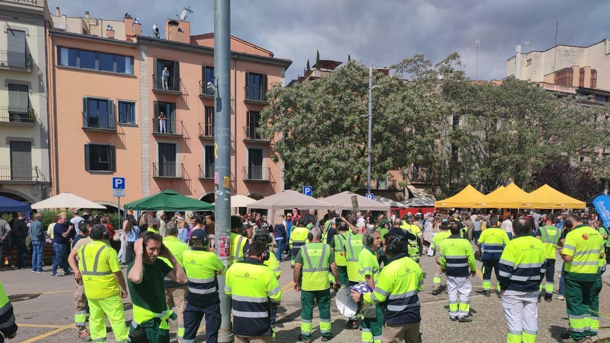 La protesta de les brigades aquest dijous durant la Diada de Sant Jordi.