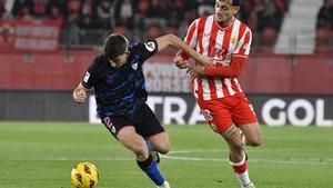 El Sevilla perdona y el Almería se va con ventaja 1-0 al descanso