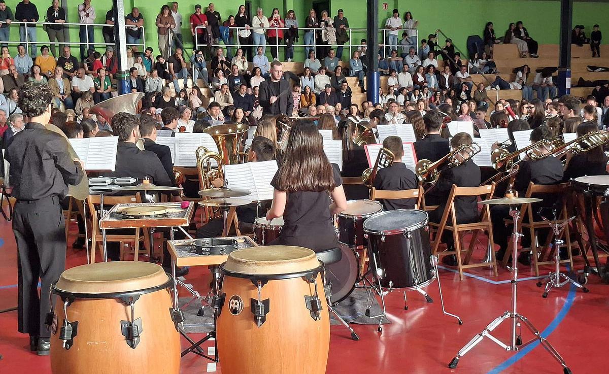 La actuación de la Banda Xuvenil de Meaño.