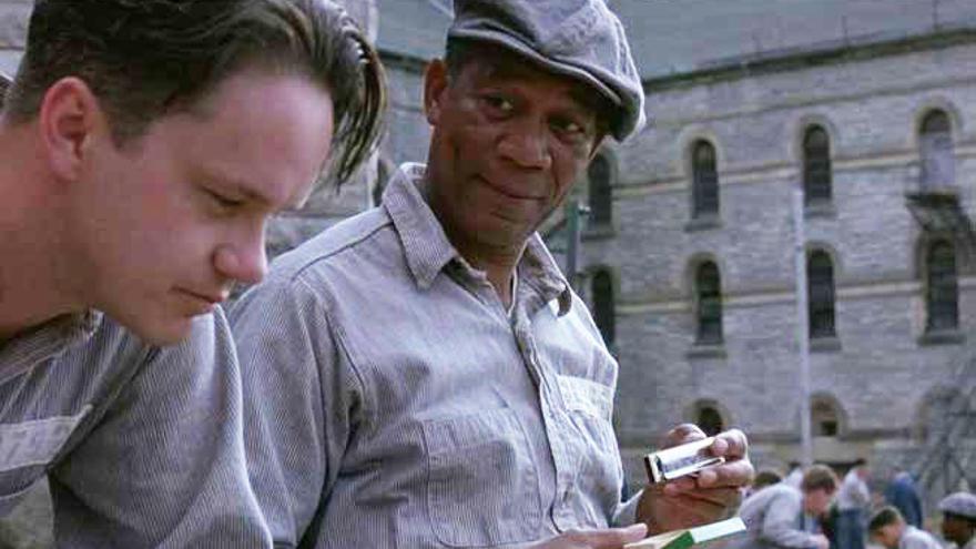 Morgan Freeman, junto a Tim Robbins en &#039;Cadena perpetua&#039;.