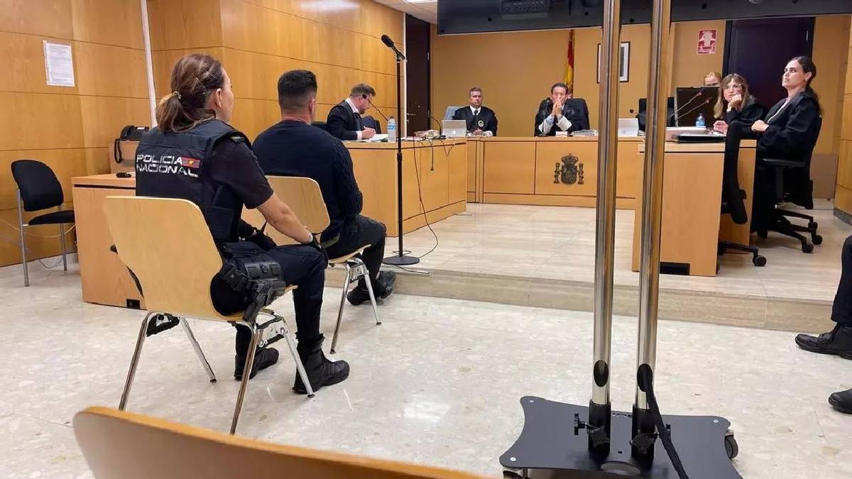 Un momento del juicio celebrado en la Audiencia Provincial de Santa Cruz de Tenerife por la muerte de un hombre en una sidrería..