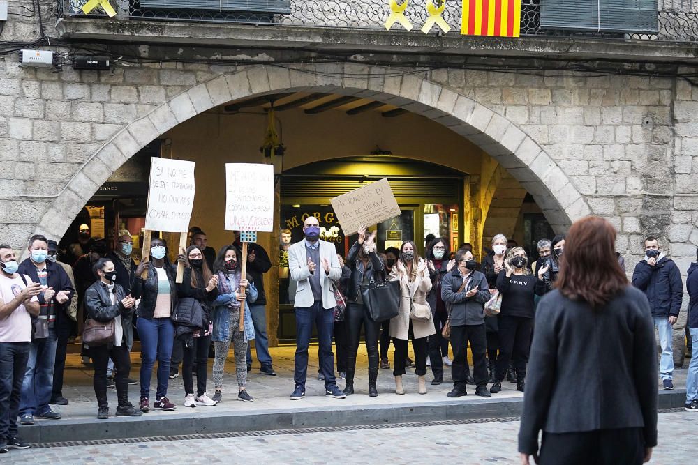 Restauradors i autònoms gironins protesten a la plaça del Vi