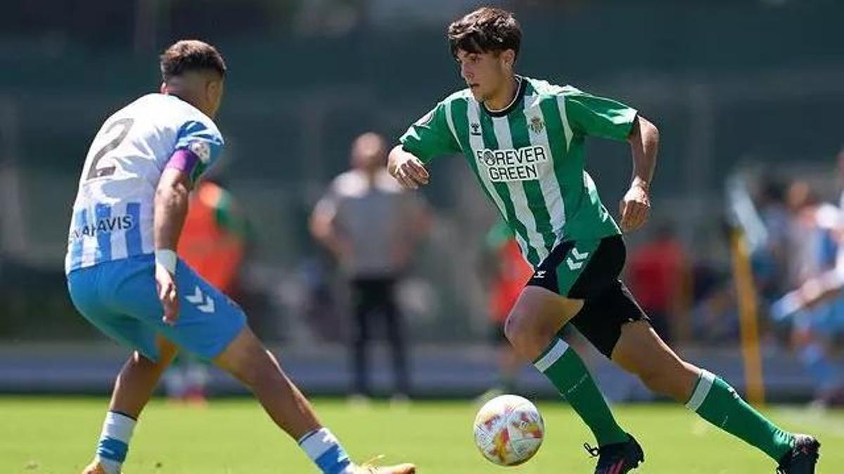 Franc Mateu durante su etapa en el juvenil del Real Betis.
