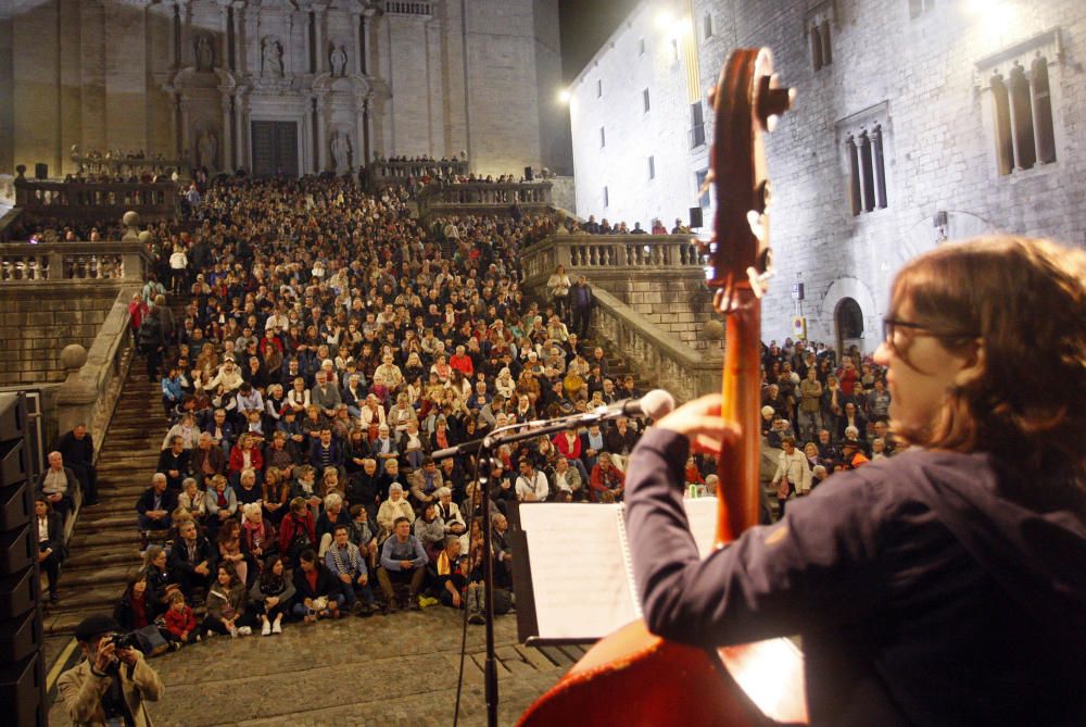 Concert del grup Terra Endins a les escales de la Catedral de Girona