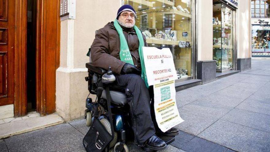 El fiscal pide 20 días de multa a Aramayona por su protesta frente a la casa de Serrat