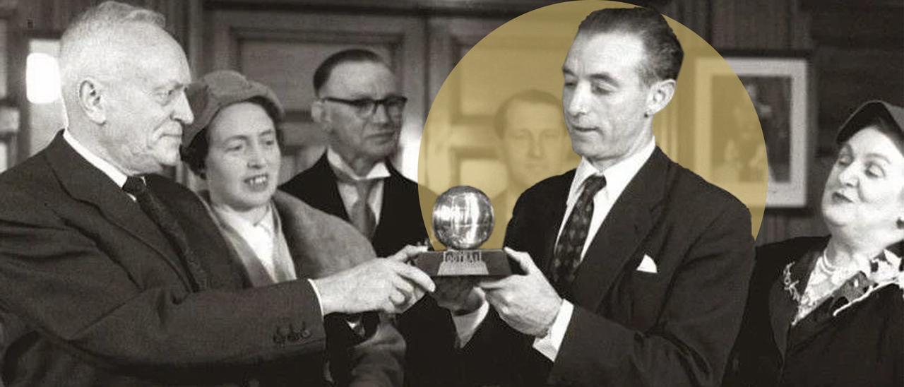 Matthews recibe el Balón de Oro en 1956.