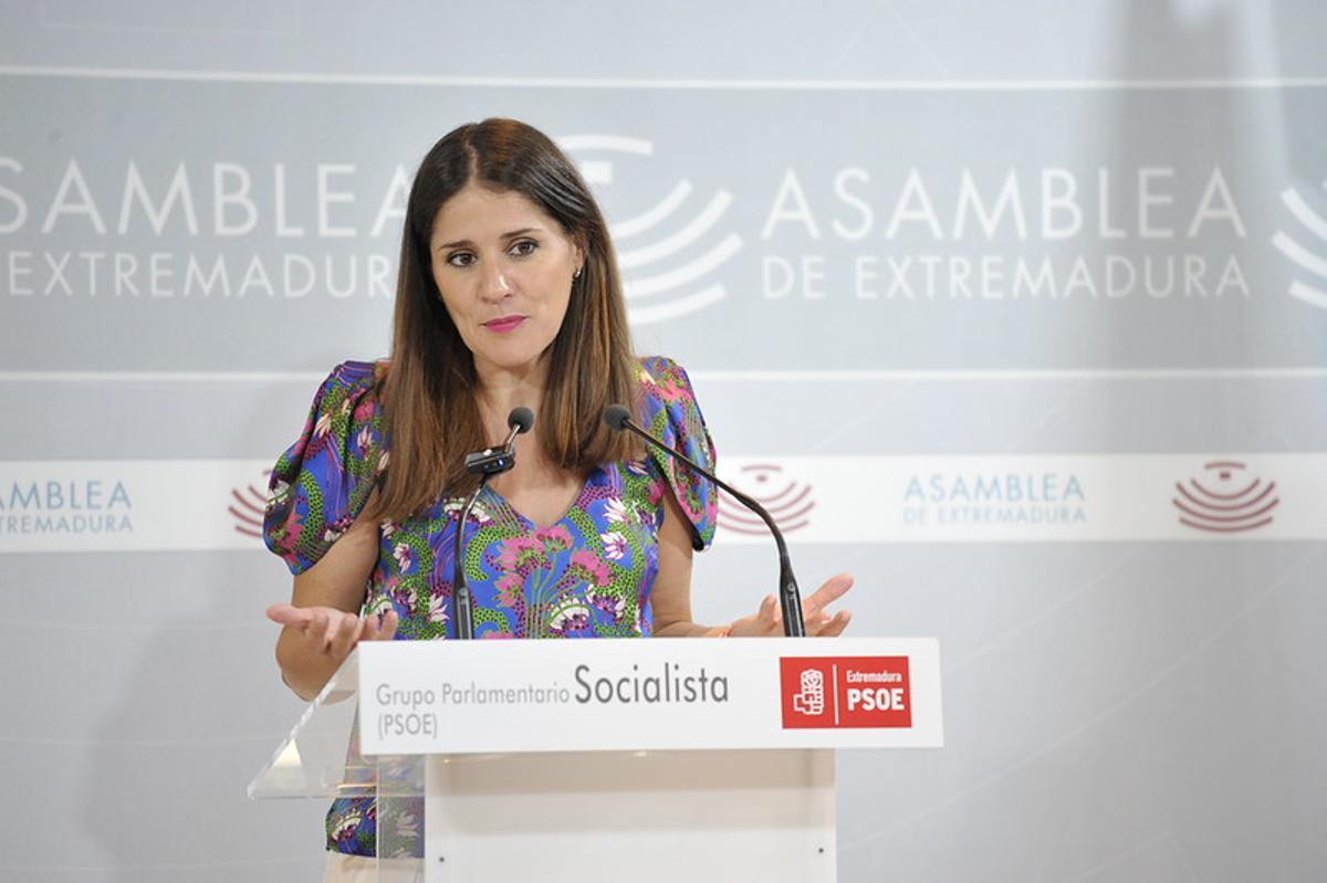 Isabel Gil Rosiña, portavoz del PSOE en la Asamblea de Extremadura.