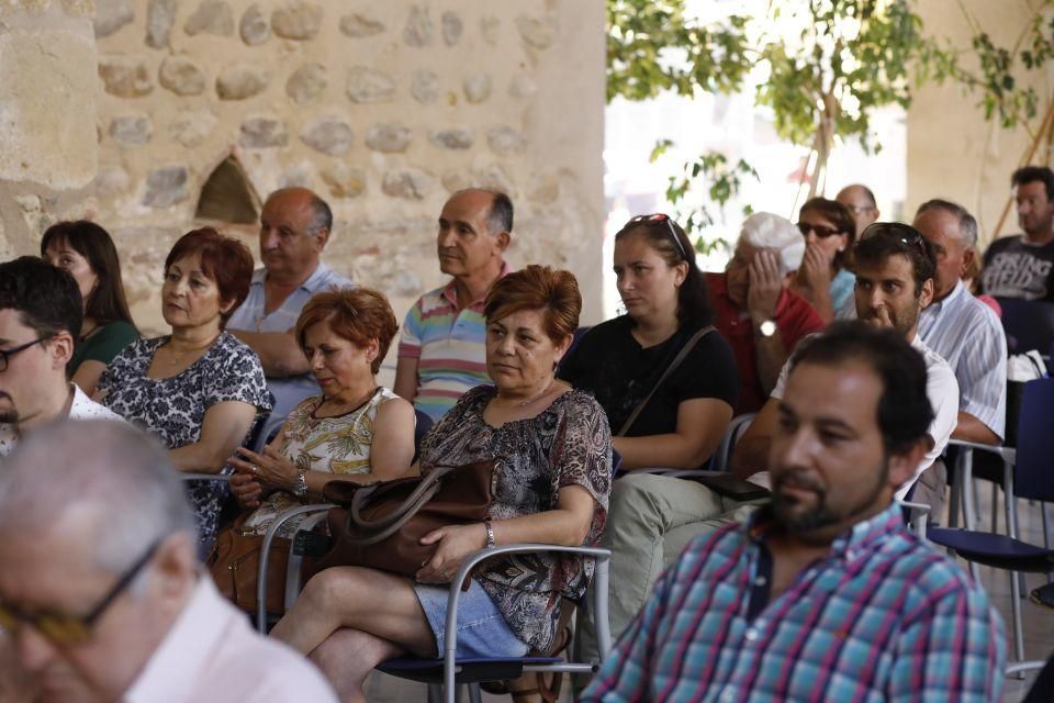 Momentos del pleno municipal de Villalpando.