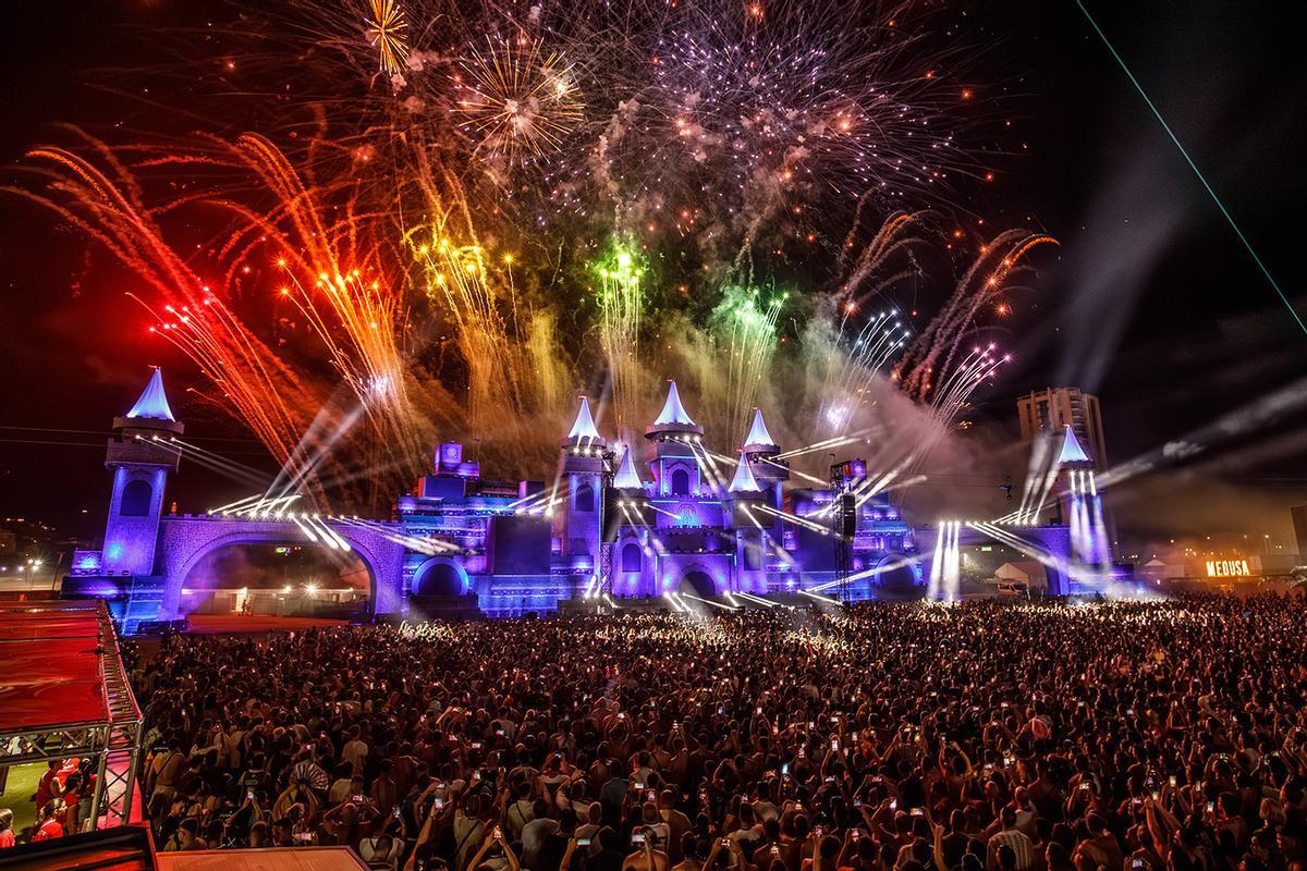 Escenario principal de Medusa 2025 galardonado.