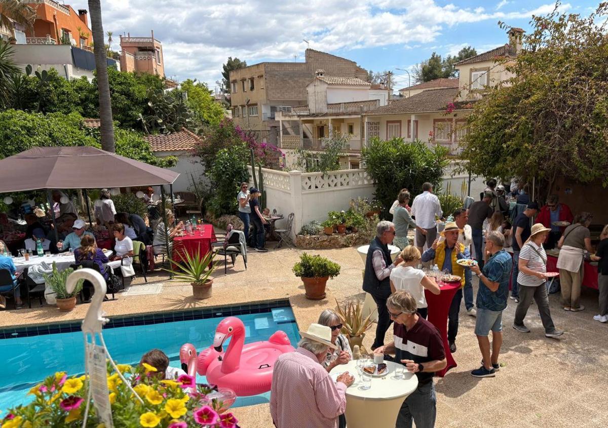 Ostern am 6. April im Pfarrgarten der evangelischen Gemeinde ausklingen lassen.