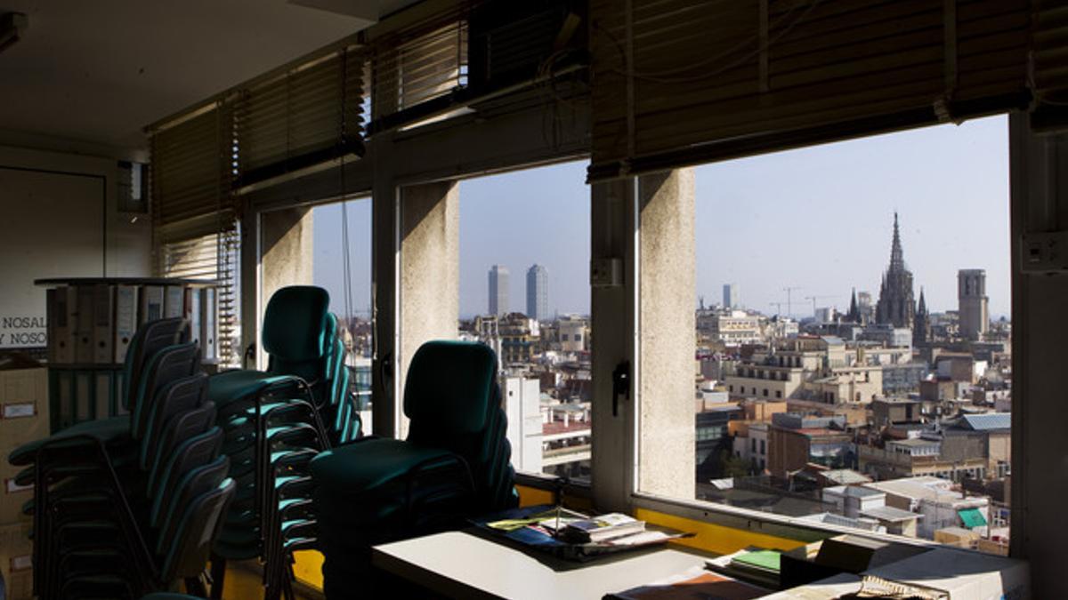 Azoteas de media Barcelona, vistas desde la décima planta del número 6 de Rivadeneyra, finca que ahora la Iglesia alquila.