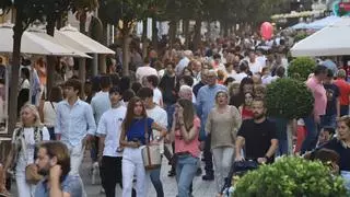 La Shopping Night de Córdoba desvela a miles de personas atraídos por las rebajas