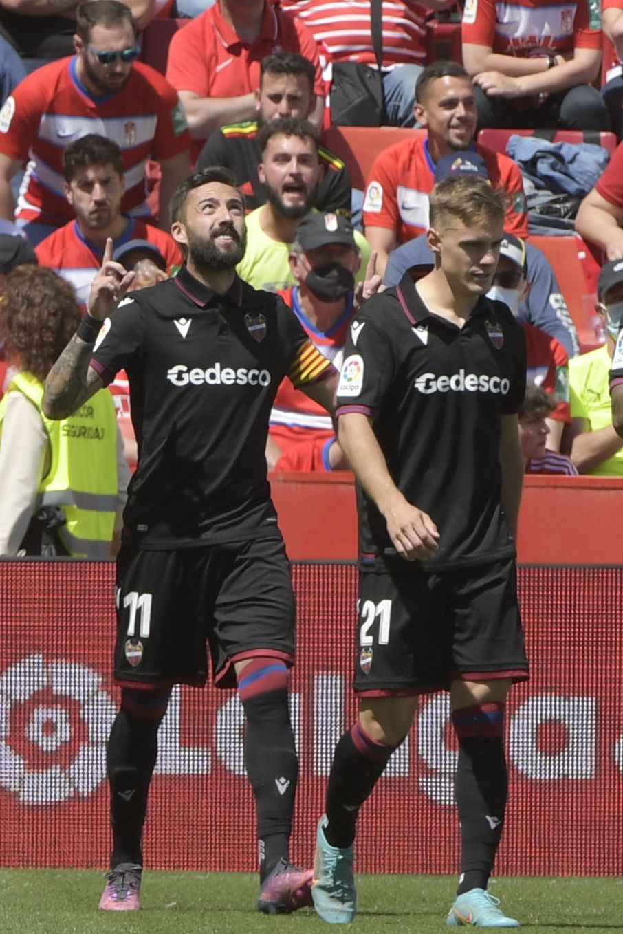 El partido entre el Granada y el Levante UD, en imágenes