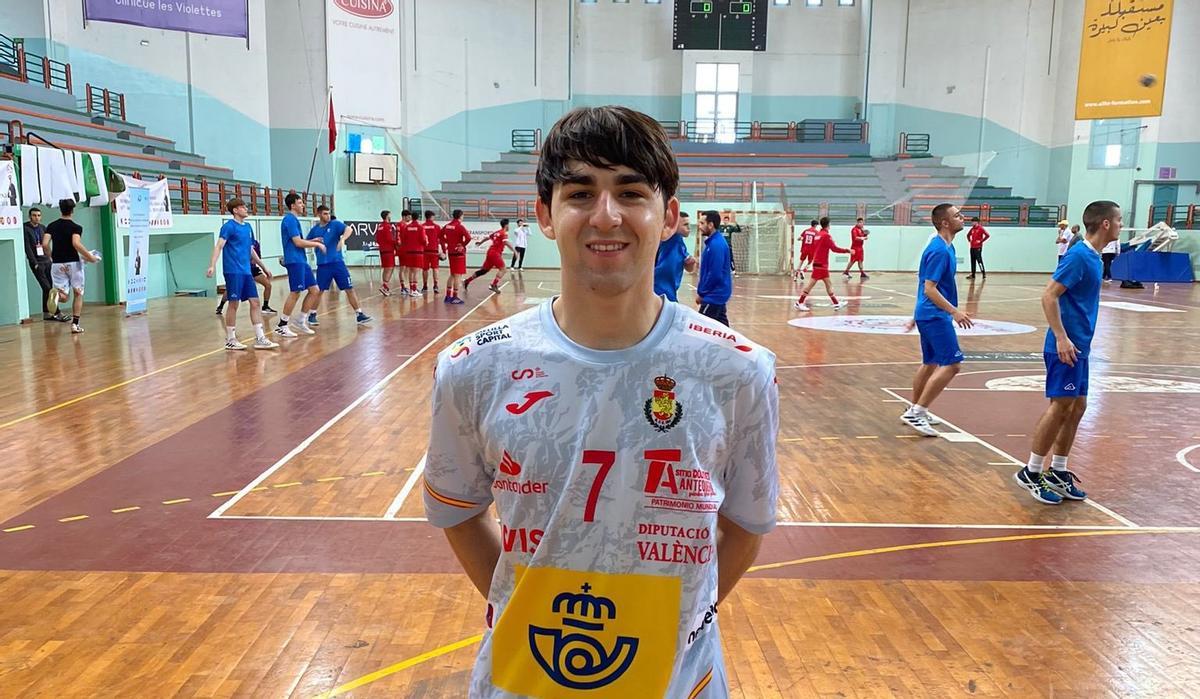 José Luis Castilla, con la selección española promesas de balonmano.