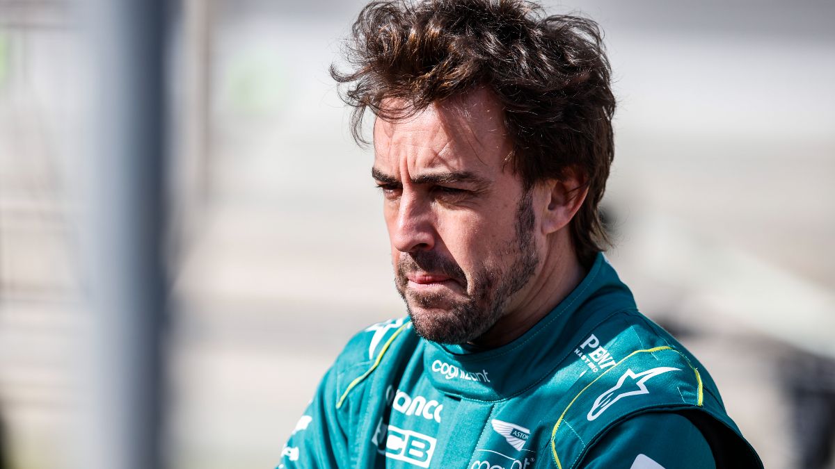 Fernando Alonso con Aston Martin en los test de Bahréin de la Fórmula 1