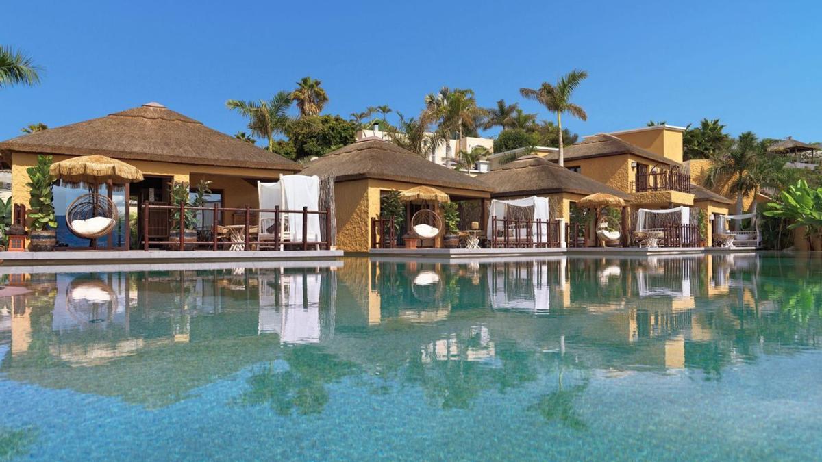 El Royal River Luxury Hotel &amp; Spa se encuentra en Costa Adeje.