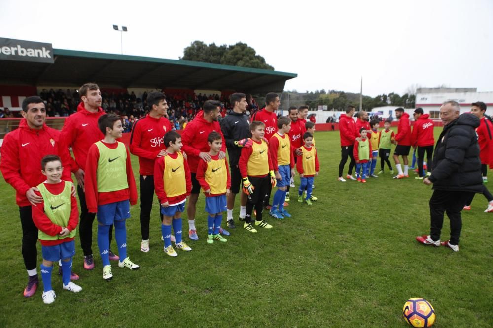 Entrenamiento del Sporting en Navia